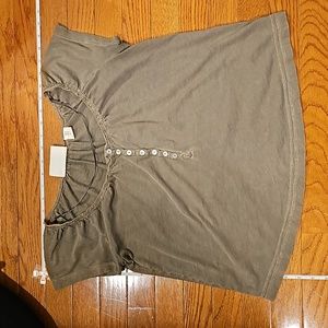 T-shirt with button details